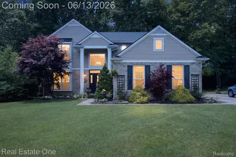1972 Woodridge Ct, Highland, MI 48357