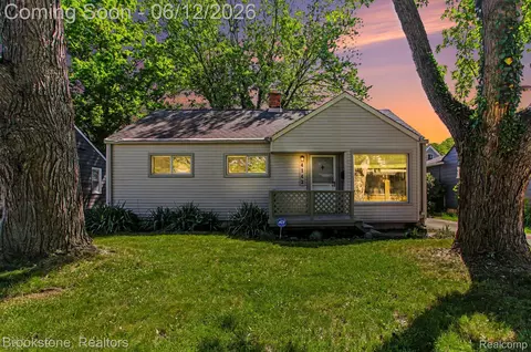 4142 Royal Ave, Berkley, MI 48072