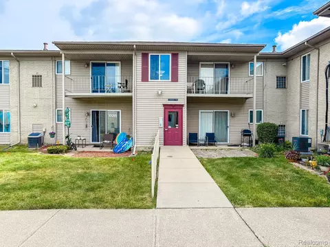 10077 Allen Pointe Dr, Allen Park, MI 48101