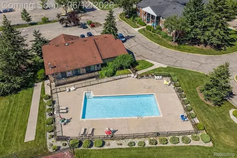 30050 Wildbrook Dr #203, Southfield, MI 48034