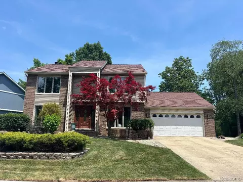 2136 Millstream Dr, Wixom, MI 48393