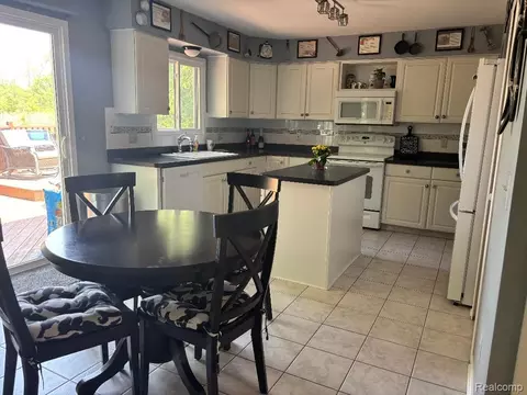 Kitchen - 2136 Millstream Dr, Wixom, MI 48393 photo 3 of 3