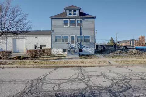 320 Hudson St, Wyandotte, MI 48192