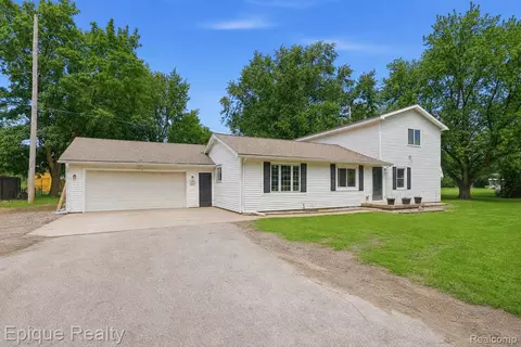 12376 W Reid Rd, Durand, MI 48429
