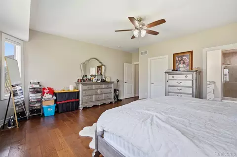 Bedroom - 19077 Thompson Dr, Macomb, MI 48042 photo 2 of 7