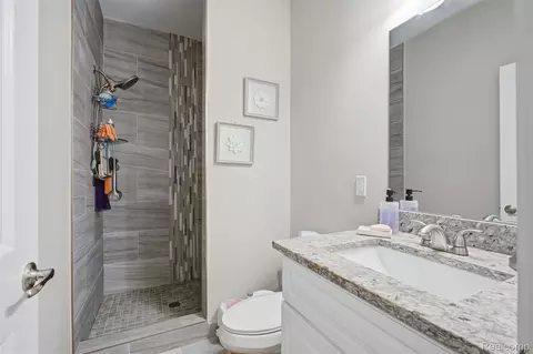 Bath - 19077 Thompson Dr, Macomb, MI 48042 photo 3 of 4