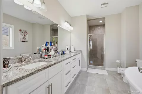 Bath - 19077 Thompson Dr, Macomb, MI 48042 photo 1 of 4