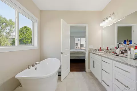 Bath - 19077 Thompson Dr, Macomb, MI 48042 photo 2 of 4