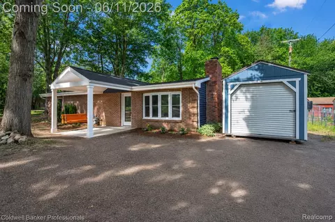 76107 Van Dyke Rd, Bruce Township, MI 48065