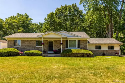 13390 Cogswell St, Romulus, MI 48174