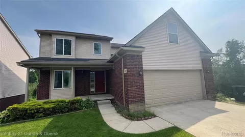 3493 Silver Stone Dr #5, Milford, MI 48380