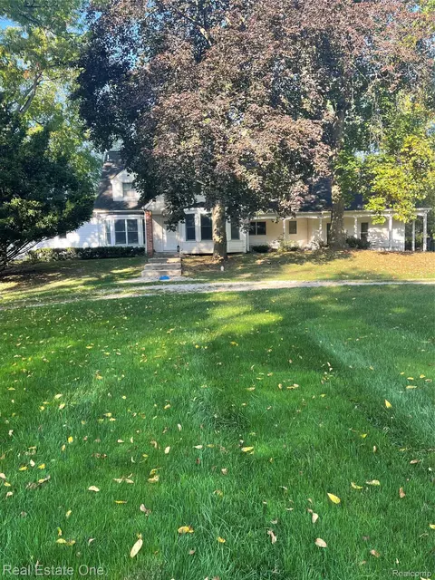 5840 Inkster Rd Plus Vacant Lot Rd, West Bloomfield, MI 48323