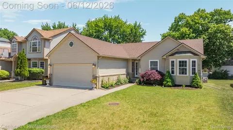 3172 Cedar Crest Dr, Troy, MI 48083