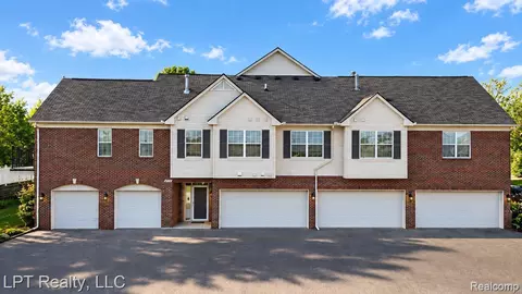 623 Worthington Dr, Lansing, MI 48906