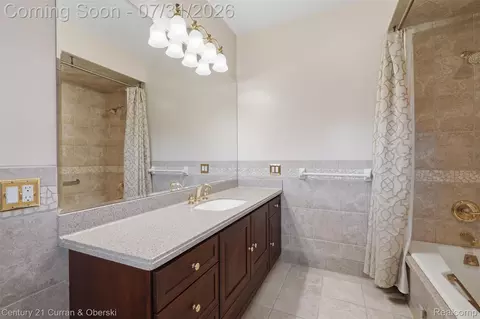 Bath - 3450 Grey Tower Rd, Jackson, MI 49201 photo 2 of 5
