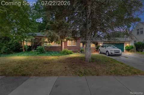 1918 E Lincoln Ave, Royal Oak, MI 48067