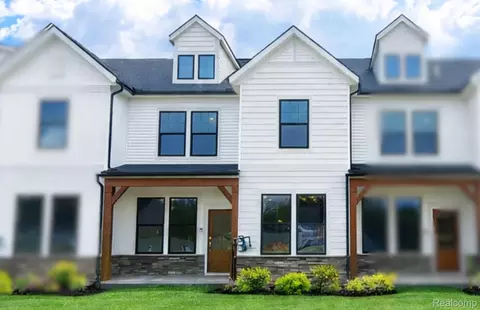 265 Lantana Dr, Brighton, MI 48116