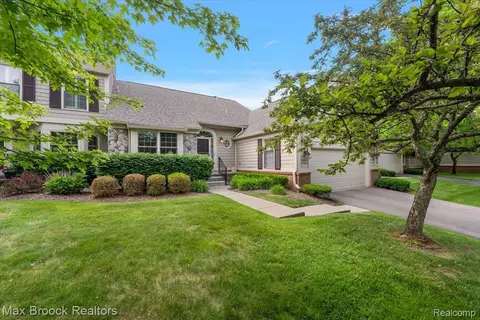 2478 Wildbrook Run, Bloomfield Township, MI 48304