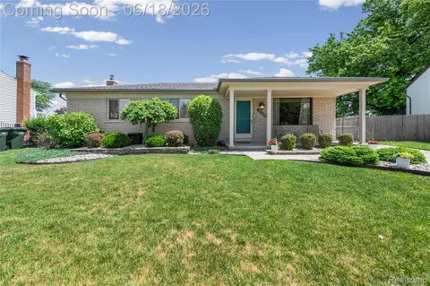 41594 Harvard Dr, Sterling Heights, MI 48313