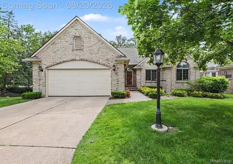 62998 Invitational Dr, Washington, MI 48094