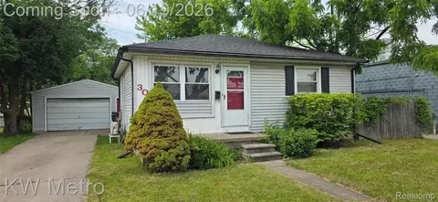30 W Maxlow Ave, Hazel Park, MI 48030