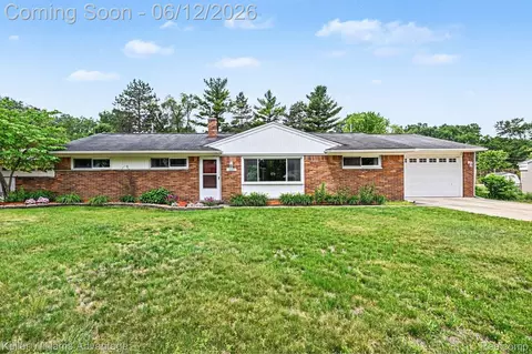 1669 Ashstan Dr, Walled Lake, MI 48390