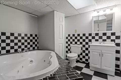 Bath - 8249 Clocktower Ct, Romulus, MI 48174 photo 4 of 4
