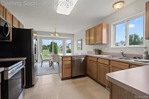 Kitchen - 8249 Clocktower Ct, Romulus, MI 48174 photo 4 of 4