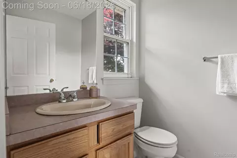 Bath - 8249 Clocktower Ct, Romulus, MI 48174 photo 2 of 4