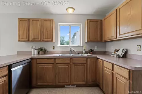 Kitchen - 8249 Clocktower Ct, Romulus, MI 48174 photo 2 of 4