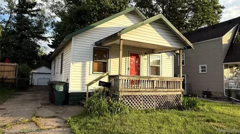 624 E Saratoga St, Ferndale, MI 48220