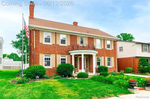 120 Superior Blvd, Wyandotte, MI 48192