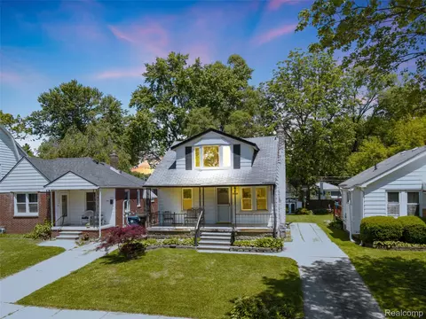 15450 Lola Dr, Redford, MI 48239