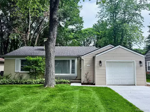 15708 Birwood Ave, Beverly Hills, MI 48025