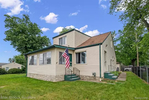 67 W Columbia Ave, Pontiac, MI 48340