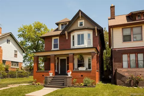 1494 Bewick St, Detroit, MI 48214