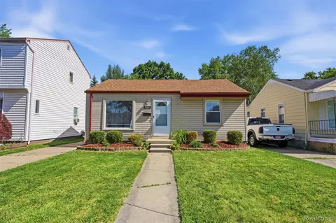 28960 Elmwood St, Garden City, MI 48135