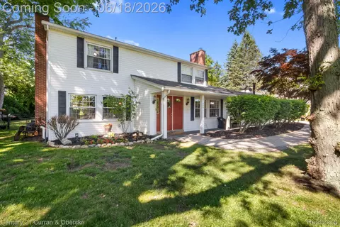 37480 Rhonswood Dr, Northville, MI 48167