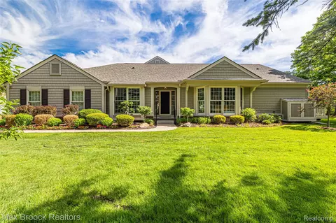2493 Wildbrook Run, Bloomfield Hills, MI 48304