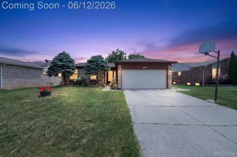 15720 Bono Dr, Clinton Township, MI 48038