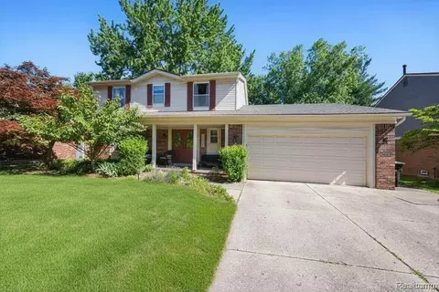 34230 Fonville Ct, Livonia, MI 48152