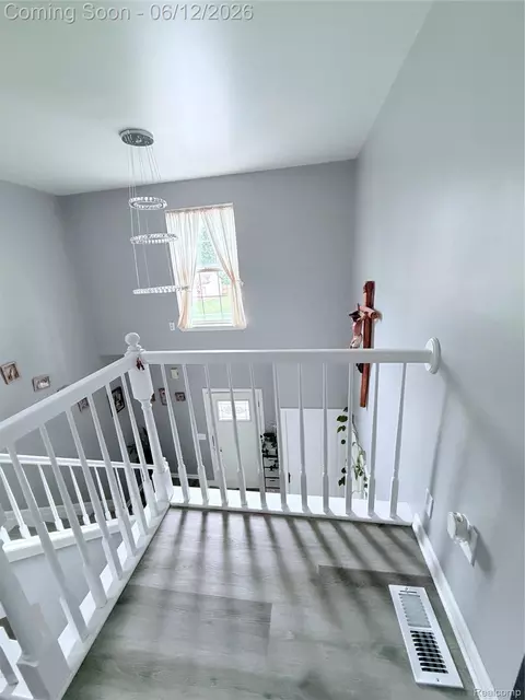 Entry Way - 38798 Covington Dr, Wayne, MI 48184 photo 3 of 4