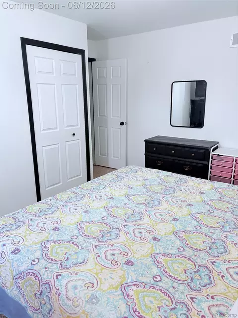 Bedroom - 38798 Covington Dr, Wayne, MI 48184 photo 4 of 15