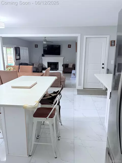 Kitchen - 38798 Covington Dr, Wayne, MI 48184 photo 9 of 9