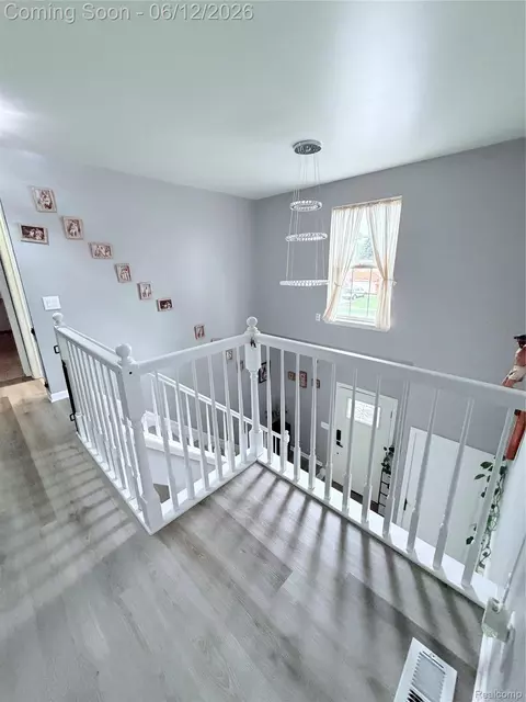 Entry Way - 38798 Covington Dr, Wayne, MI 48184 photo 2 of 4