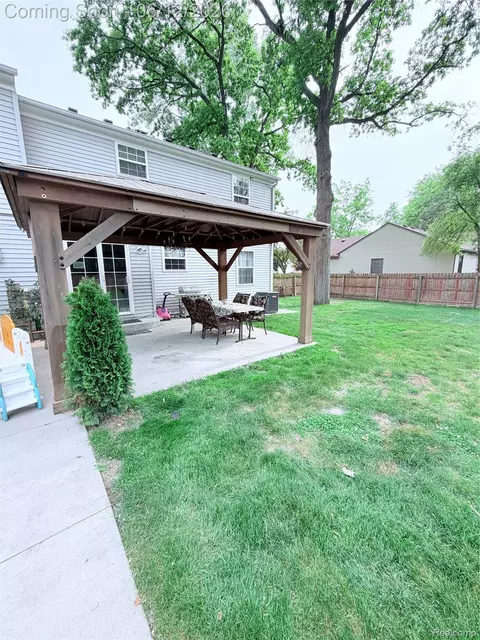Exterior - 38798 Covington Dr, Wayne, MI 48184 photo 6 of 9