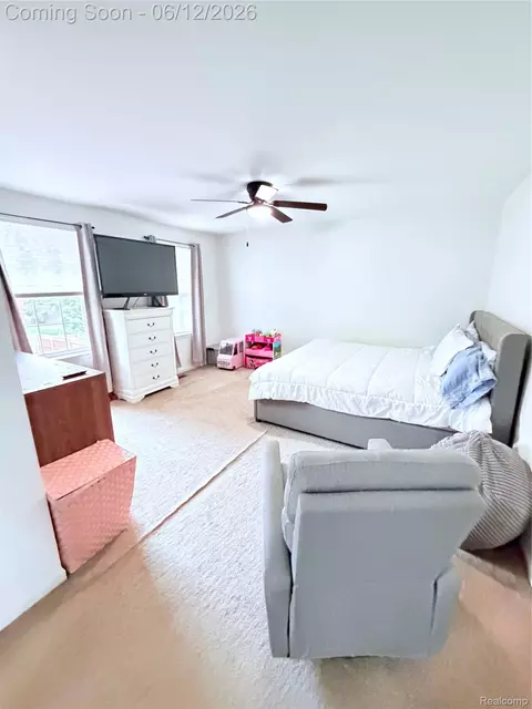 Bedroom - 38798 Covington Dr, Wayne, MI 48184 photo 8 of 15