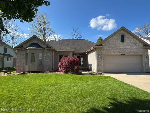 1668 S Shore Dr, Rochester Hills, MI 48307