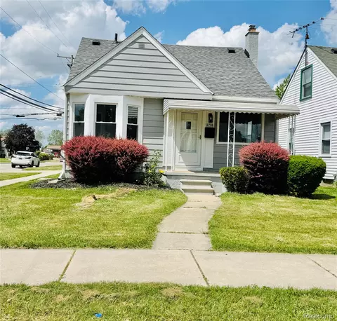 12796 Pullman St, Southgate, MI 48195