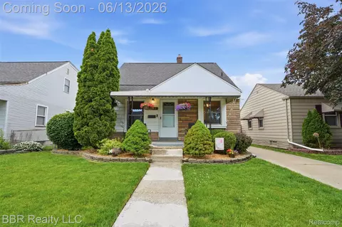 12256 Pearl St, Southgate, MI 48195